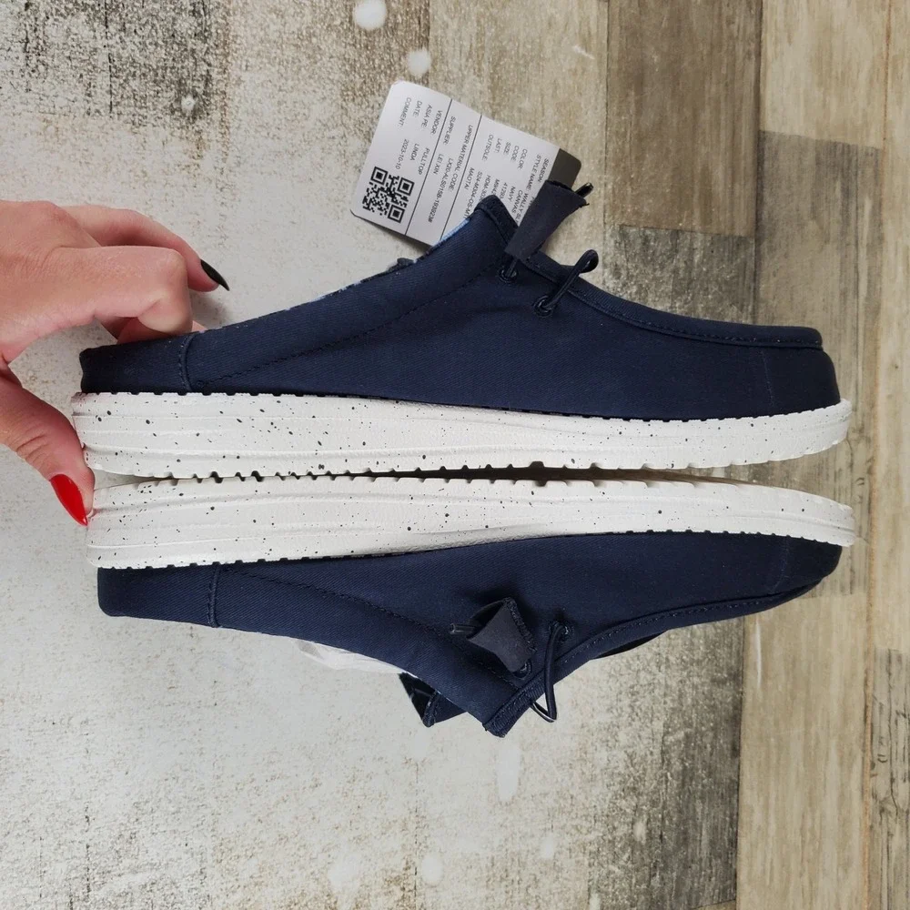 Hey Dude Wally Slip Stretch Canvas Mens Loafer Shoes Sz 9 Navy Slip On Round Toe